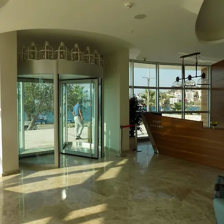 ホテル Marina Art 3*