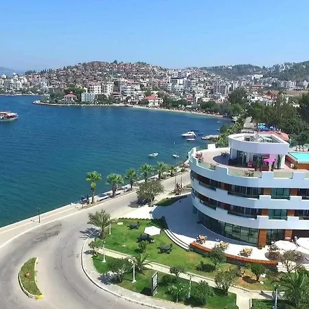 ホテル Marina Art 3*