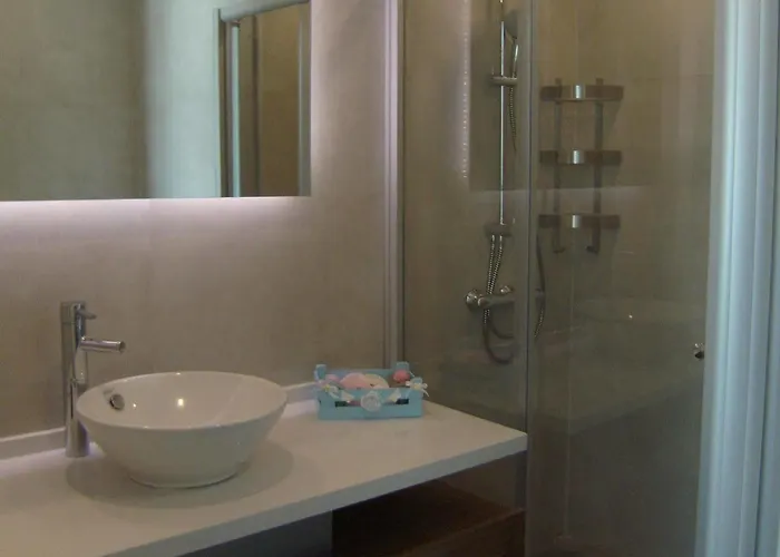 Marina Art Отель Миляс